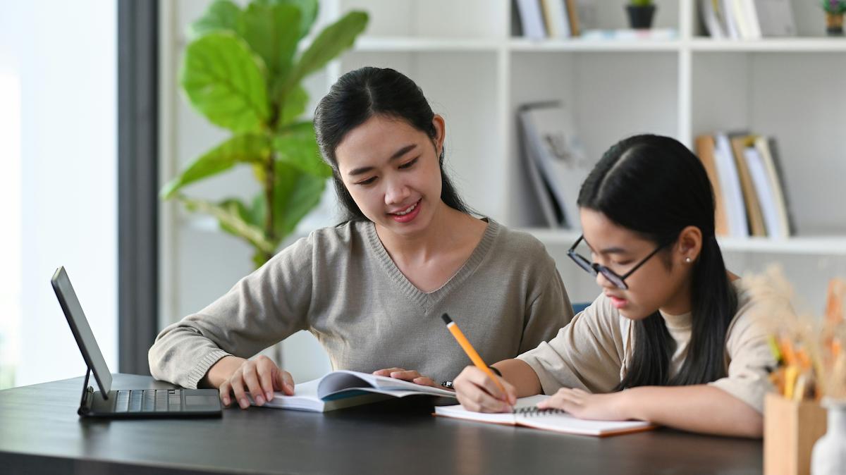 Teneo mobile e-learning and exam platform supporting distance learners